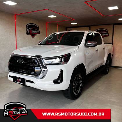 TOYOTA HILUX 2.8 D-4D TURBO DIESEL CD SRX 4X4 AUTOMÁTICO TOYOTA HILUX 2.8 D-4D TURBO DIESEL CD SRX 4X4 AUTOMÁTICO